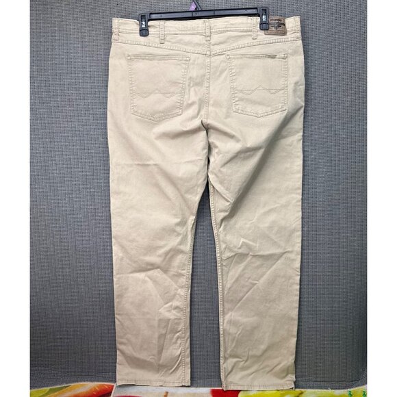Wrangler Mens Size 40x30 Beige Straight Fit Khaki Pants Durable Casual Wear - Picture 2 of 11
